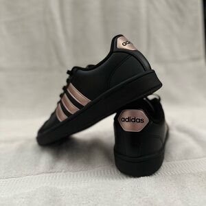 adidas | Women’s NEO Baseline Cloudfoam Sneakers, Size 9.5